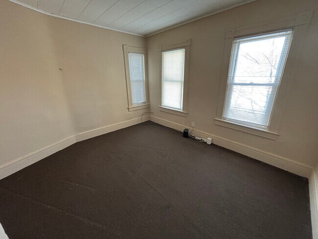 39 Wendell Place unit 1, Springfield, MA 01105 - photo 4