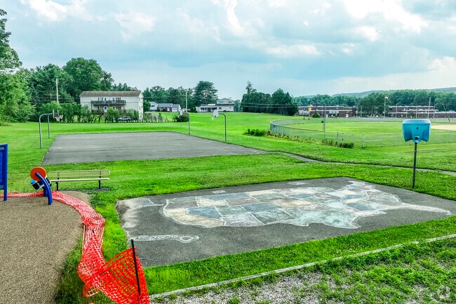 E.R. Crosby Elementary School has 303 students 47% of which are at least proficient in math