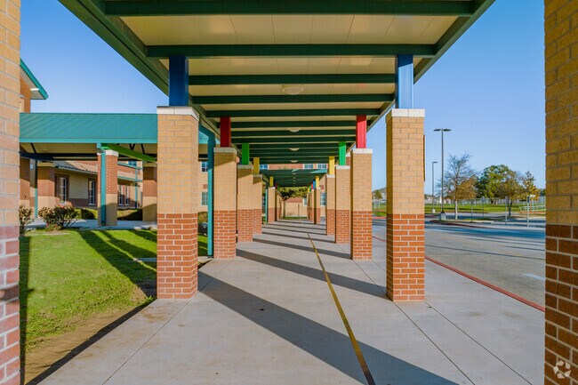 Cole Elementary has a B+ rating on Niche.
