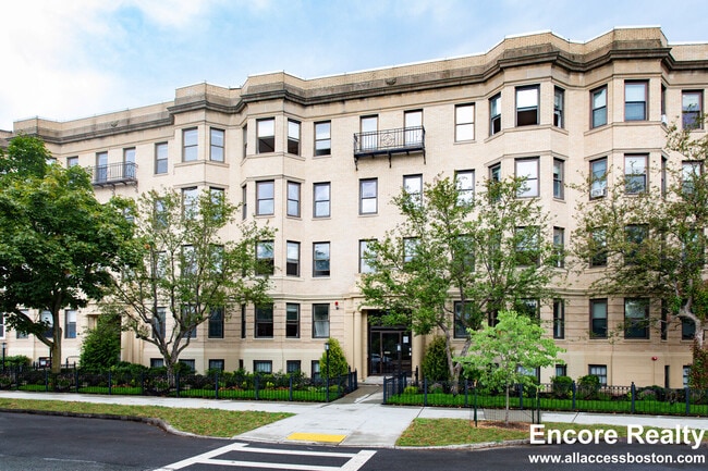 81 Park Dr unit 5, Boston, MA 02215 - photo 4