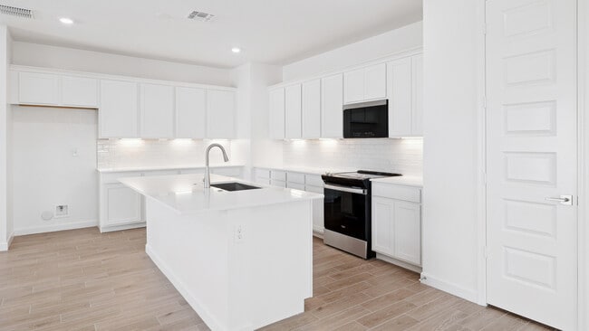 17842 W Vogel Ave, Waddell, AZ 85355 - photo 3