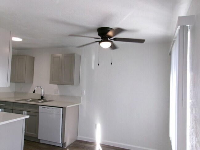 Royvonne Hills Apartments, Salem, OR 97302 - photo 5