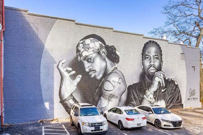 Candler Park and Little Five Points have an abundance of murals and street art.