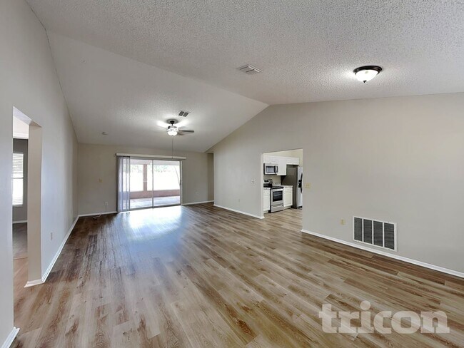 714 49th St E, Bradenton, FL 34208 - photo 3