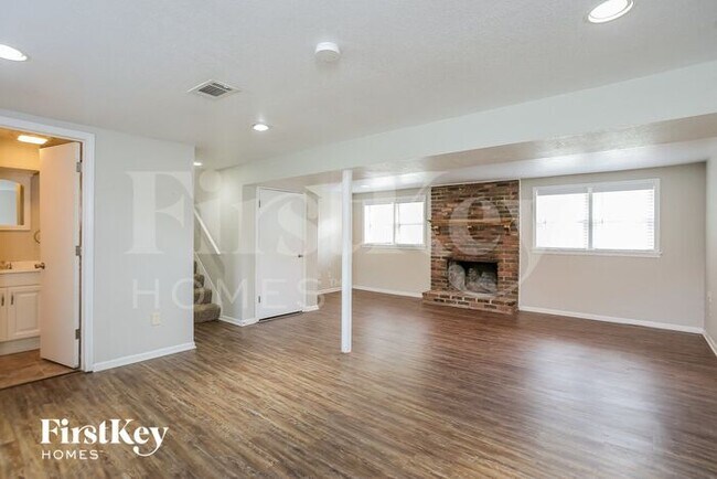 10606 W 71st Place, Shawnee, KS 66203 - photo 3