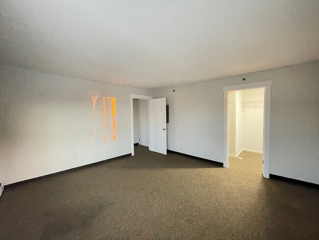 251 Pine St unit 301, Manchester, NH 03103 - photo 4