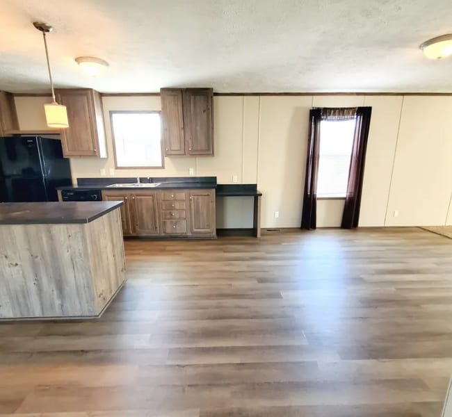 9482 Lighthouse Dr, Fair Haven, MI 48023 - photo 2