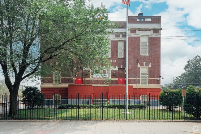 The student-teacher ratio at PS 21 is 11 to 1.