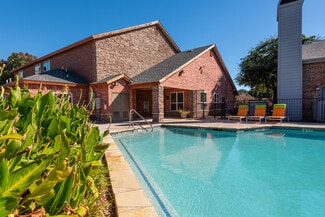 1120 Mac Arthur Dr, Carrollton, TX 75007