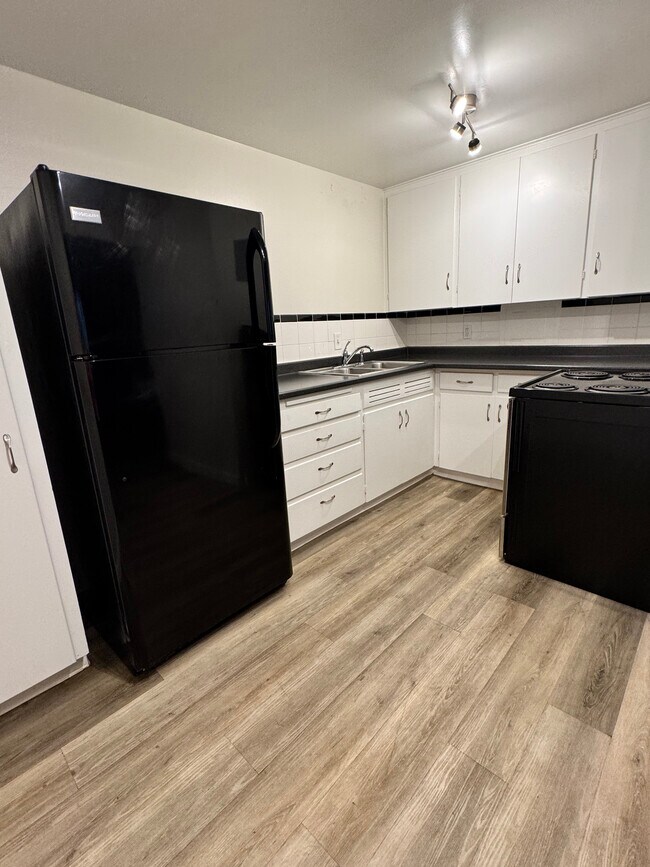 2054 S Milwaukee St, Denver, CO 80210 - photo 6