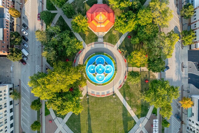 South Shores residents have quick access to the parks of downtown Decatur.