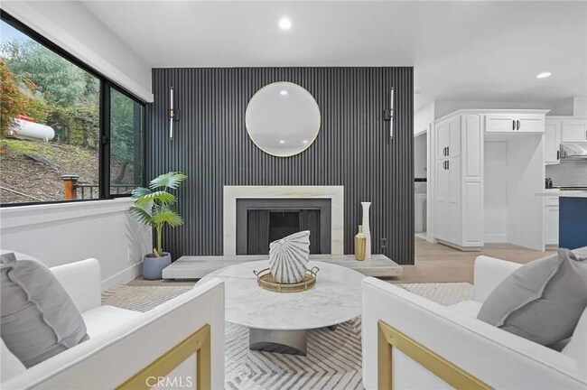 21171 Colina Dr, Topanga, CA 90290 - photo 3