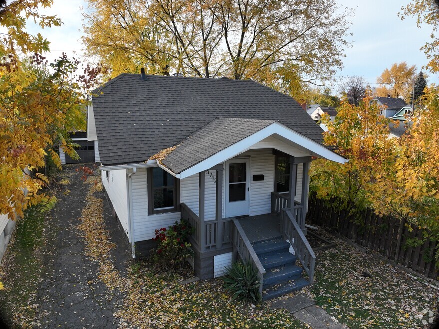 3712 W 103rd St, Cleveland, OH 44111 - photo 2