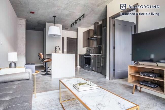 939 W Washington Blvd unit FL4-ID285, Chicago, IL 60607 - photo 2