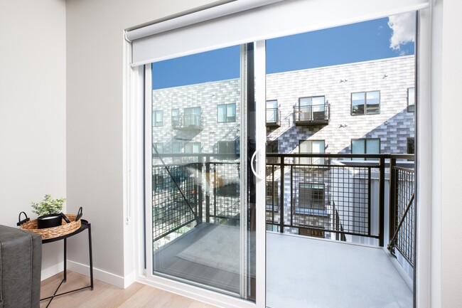 1 Bed/1 Bath - Jade