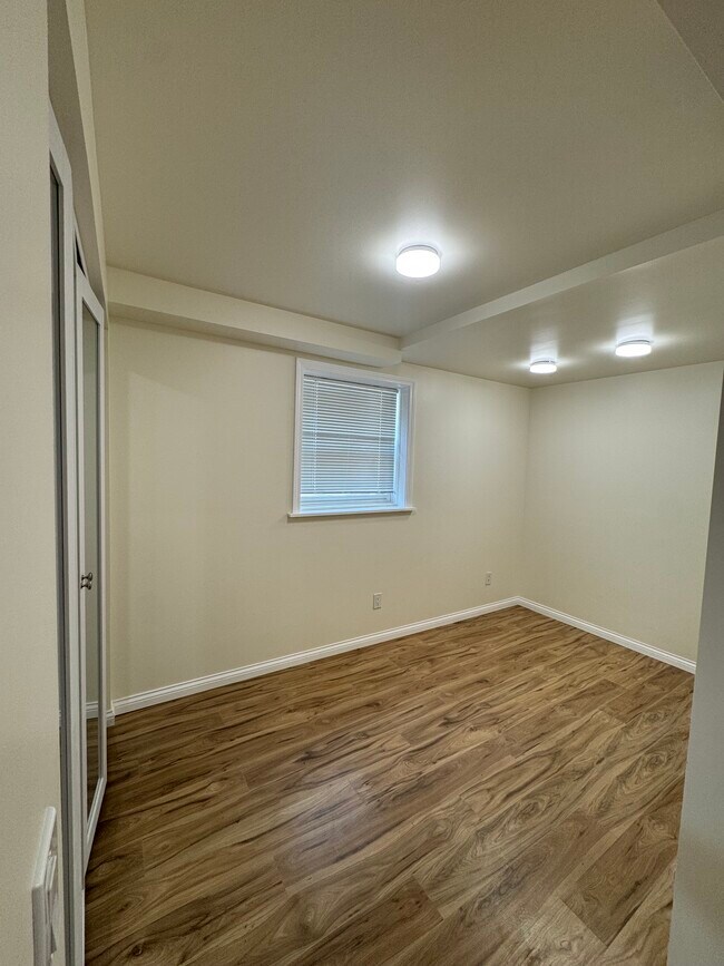 328 N Allen St, Madison, WI 53726 - photo 6