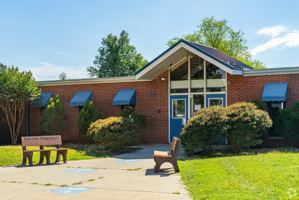 281 students in grades K-4 attend Fairview Elementary School.