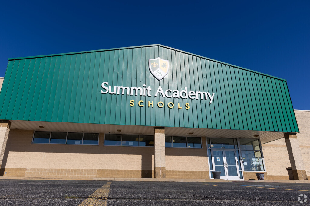 Summit Academy School provides private education in the neighborhood of 
West Akron.