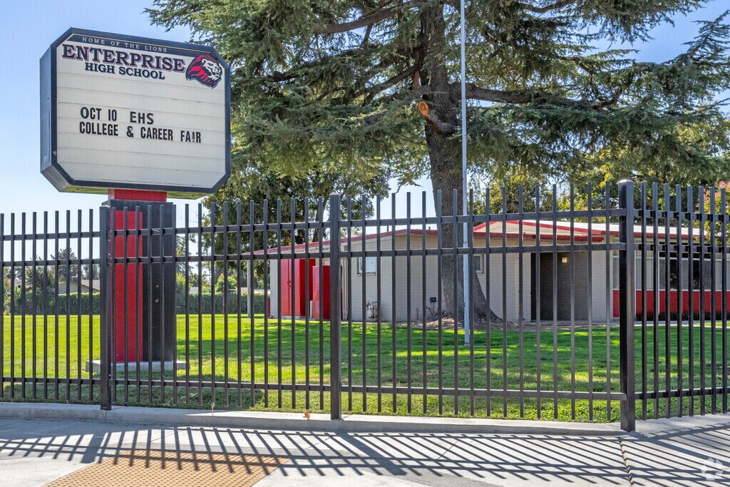 Enterprise High School is an alternative school located in Kerman.