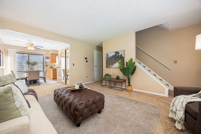 3054 Highcliff Ct, Columbus, OH 43231 - photo 2