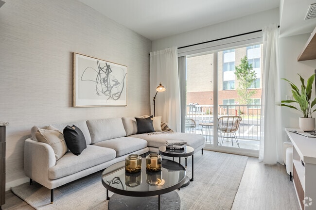 Resia Willows, Decatur, GA 30032 - photo 2