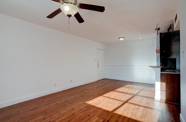 4306 Avenue A unit 106, Austin, TX 78751 - photo 3