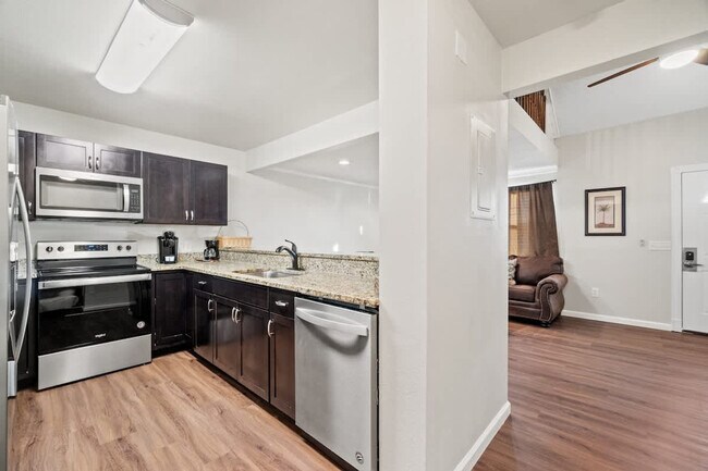 5218 Beach Dr unit ID1354910P, Panama City, FL 32408 - photo 3