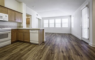 1242 E Champlain Dr, Fresno, CA 93720