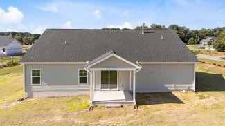 2809 Tucker Hill Dr, Grimesland, NC 27837
