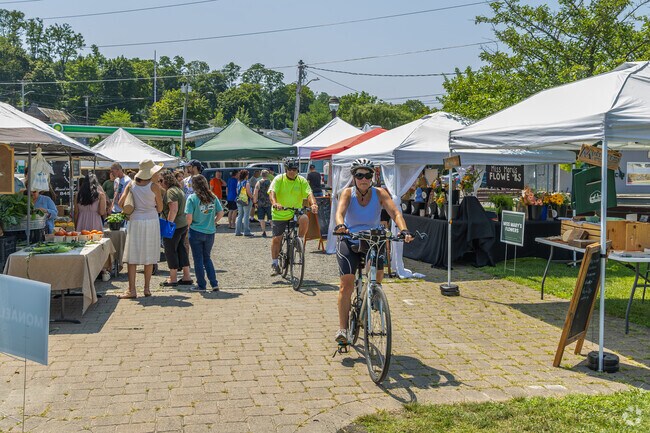 The Carmel and Mahopac Farmers Market at Lake Mahopac is the best place to shop for fresh produce and handmade goods.