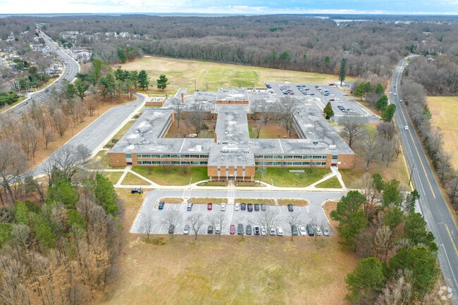 Annapolis Middle School in Annapolis helps students foster a love for knowledge.