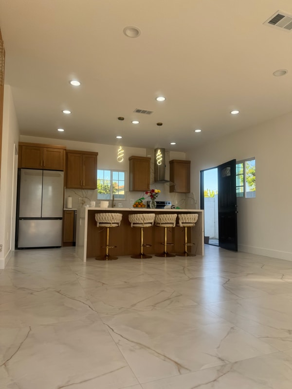 604 S Vicki Ln, Anaheim, CA 92804