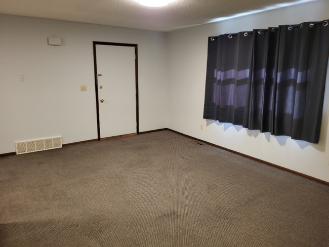 17 2nd Ave unit 9, Melbourne, IA 50162 - photo 7