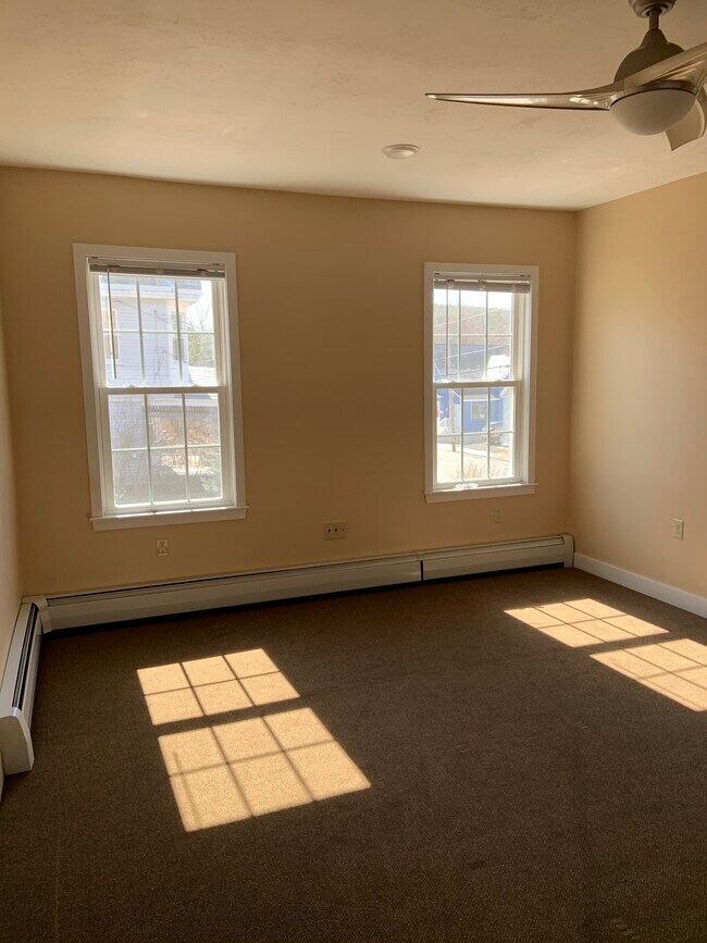 110 Ashburnham St unit 4, Fitchburg, MA 01420 - photo 6