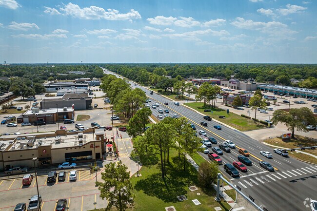 Residents in Copperfield have easy access to retail with shopping centers a short drive away.