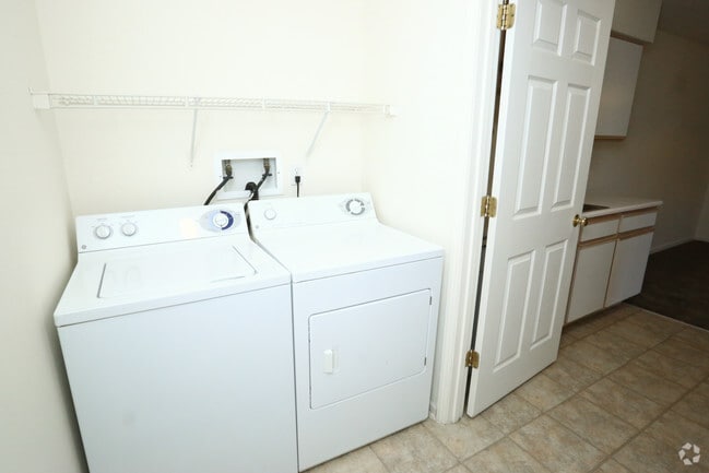 Legacy Parke, Charlotte, MI 48813 - photo 6