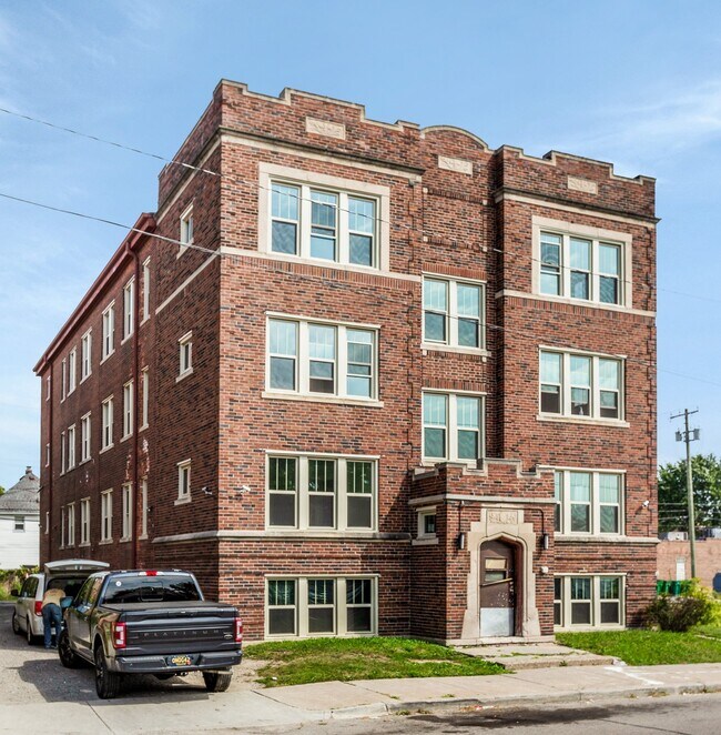 2940 Alter Rd unit 2, Detroit, MI 48215 - photo 2