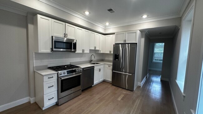 47 Englewood Ave unit 5, Boston, MA 02135 - photo 2