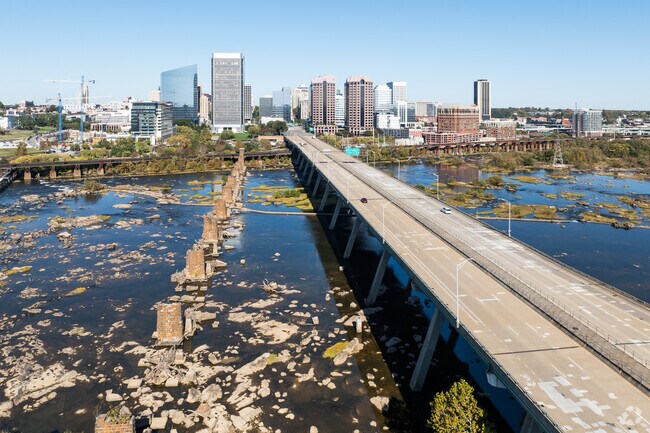 Piney Knolls residents can conveniently take Hull Street right into Downtown Richmond.