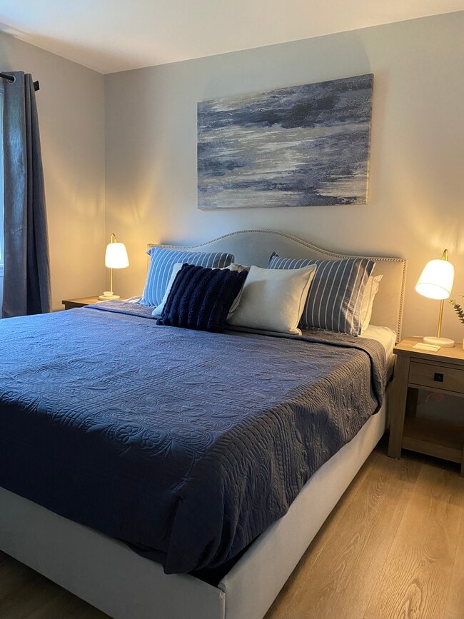 King size Bed