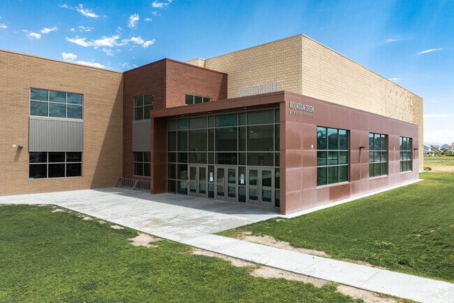 Mountain Creek Middle School serves grades 7-9.