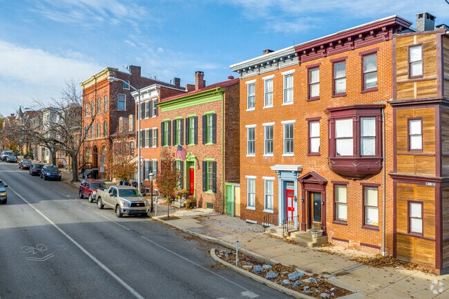 Classic Philadelphia style brownstones in York show its settlers' roots from Philly.