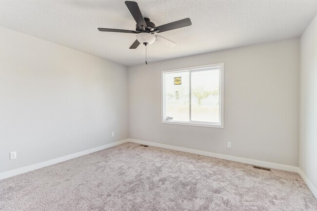 3292 NW Brookside Dr, Grimes, IA 50111 - photo 7