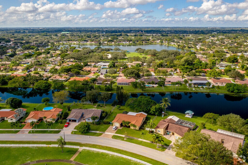 5210 SW 121st Ave, Cooper City, FL 33330 | MLS# F10444060 | Homes.com