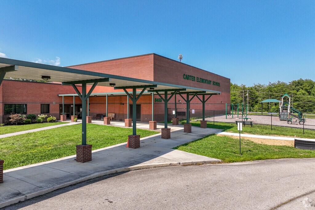 Carter Elementary School scored a 5 out of 10 on GreatSchools.