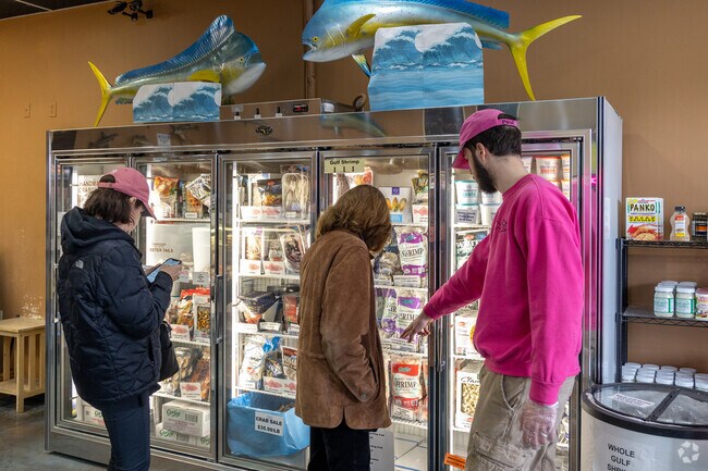 Lori's Fish Market in Druid Hills is the best place to meet all of your seafood needs.