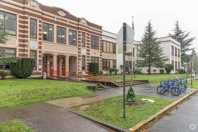 Roseway Heights School is a public middle school in Portland Oregon.