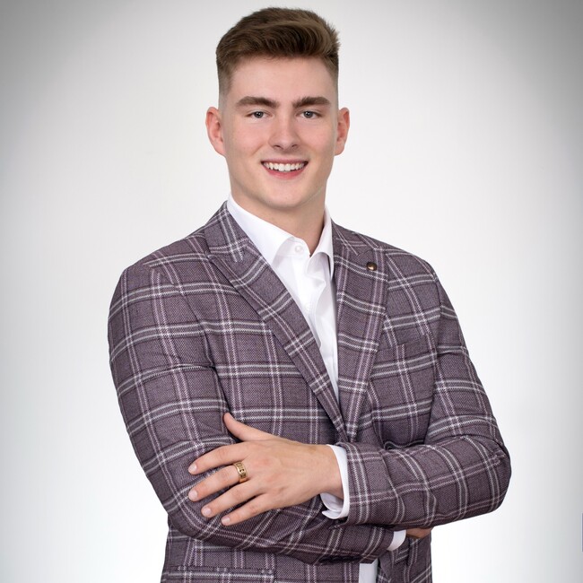 Agent Photo