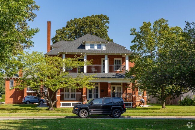 American Four-Square homes are larger than some of the other homes in Jefferson Street.