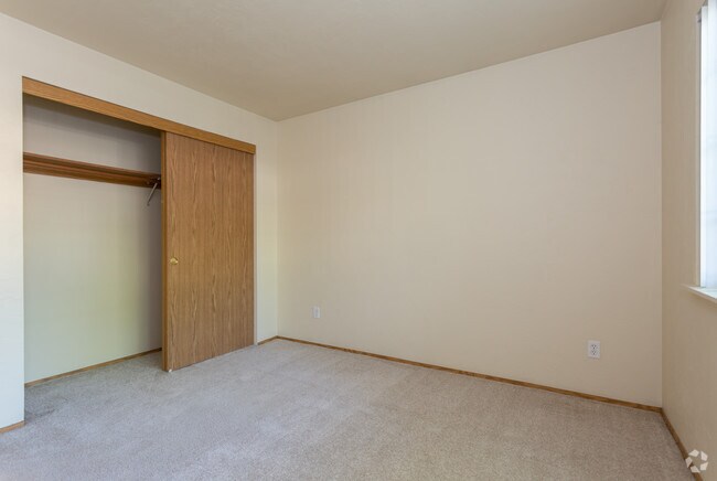 Oak Tree Apartments, Tigard, OR 97224 - photo 4